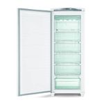 Freezer-vertical-posicionado-de-frente-com-a-porta-aberta