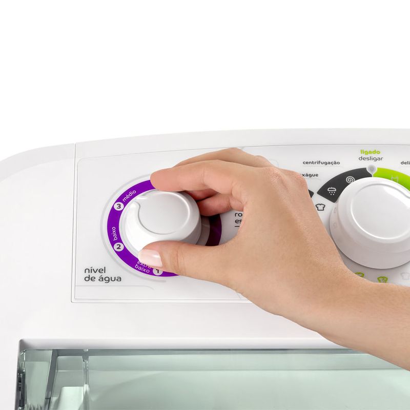 Lavadora-Brastemp-CWC08AB-Imagem-Com-Modelo-Niveis-de-Agua