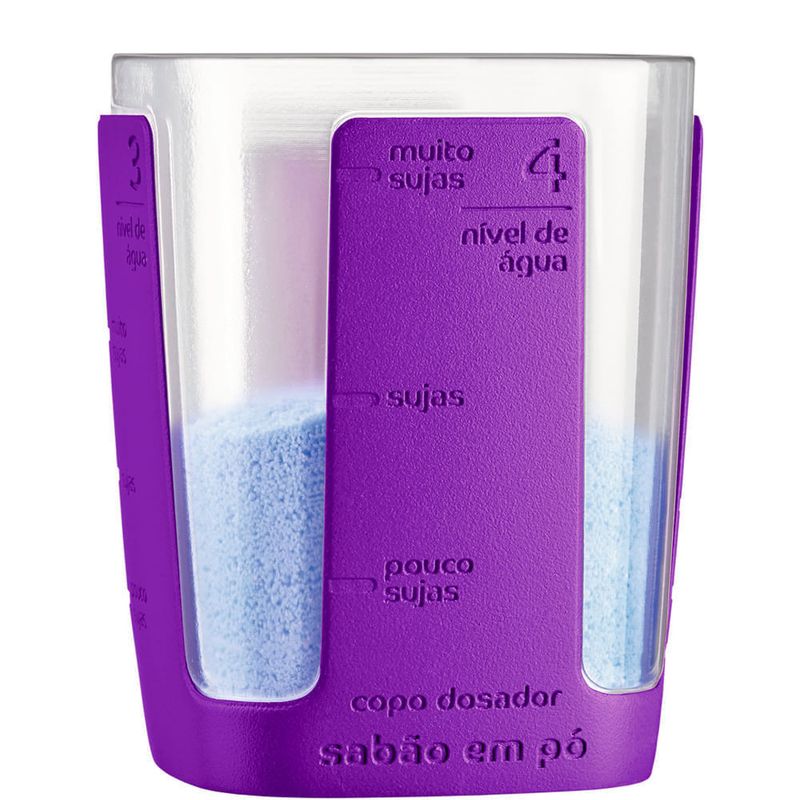 Copo-medidor-transparente-com-detalhes-roxo-contendo-sabao-em-po-azul-em-seu-interior