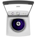 Imagem-da-maquina-de-lavar-com-a-tampa-aberta-e-um-edredom-azul-escuro-em-seu-interior.