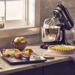 KitchenAid_Batedeira_KEA33CE_Imagem_Ambientada_8x8