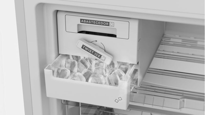Brastemp_Geladeira_BRE58FB_Imagem_Detalhe_Compart_Gelo-PNG_2
