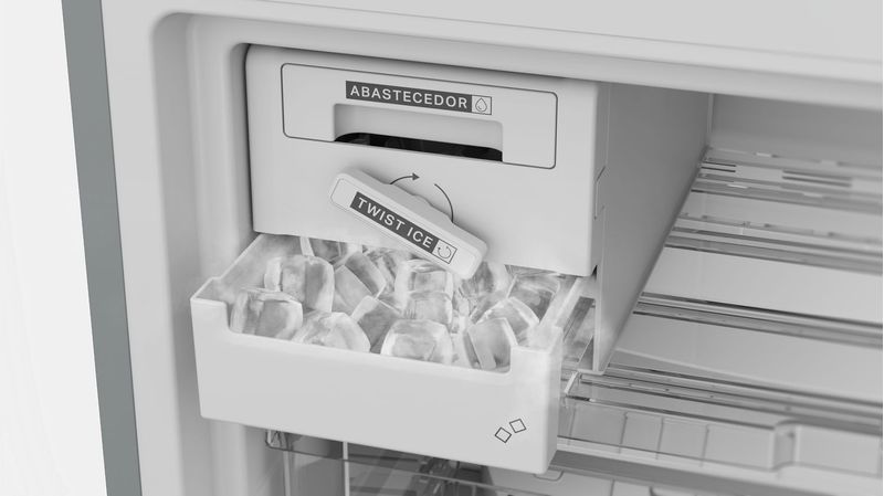 Brastemp_Geladeira_BRE58FK_Imagem_Detalhe_Compart_Gelo-PNG_2