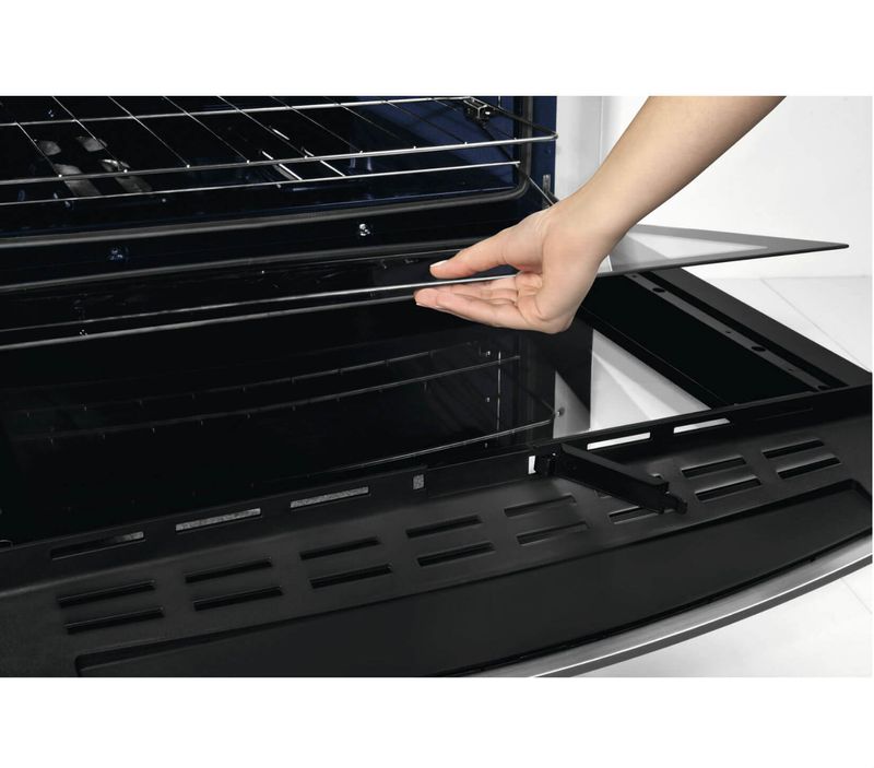 Brastemp_Fogao_BYS5QAR_Imagem_Com_Modelo_Vidro_Removivel_Prateleira5_1650x1450