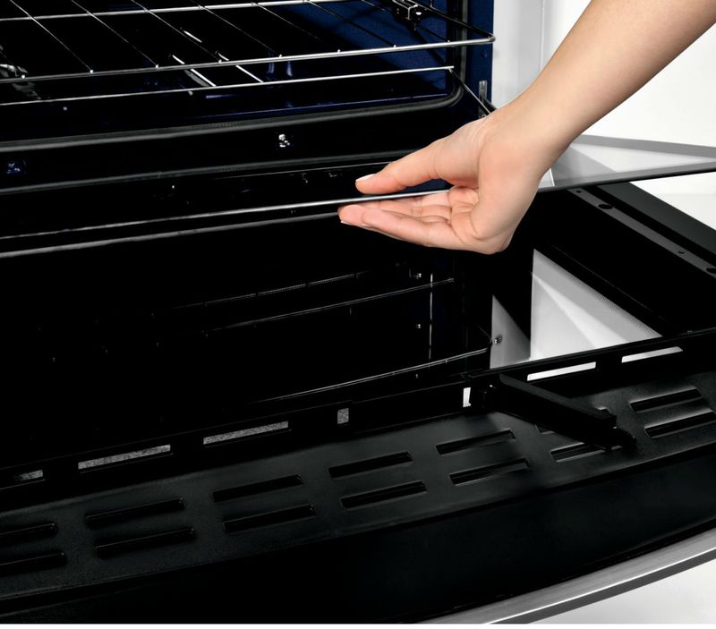 Brastemp_Fogao_BFS5QAR_Imagem_Com_Modelo_Vidro_Removivel_1650x1450