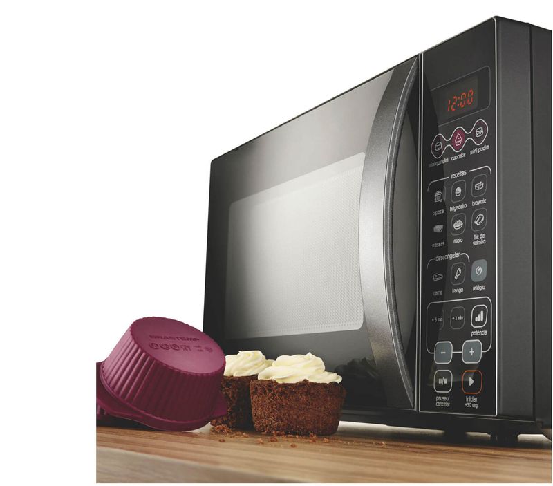 Brastemp_Micro_ondas_BMW20AT_Imagem_Produzida_Cupcake_Prateleira3_1650x1450